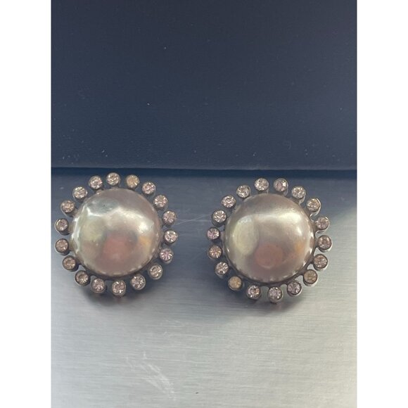 Vintage Nettie Rosenstein Faux Pearl Earrings With Rhinestone Halo - Picture 4 of 16